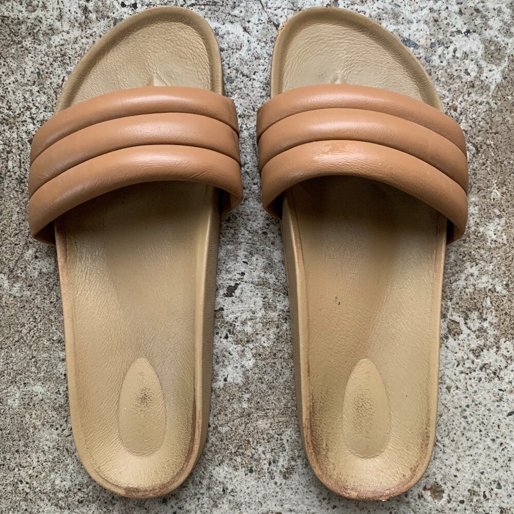 Beatrice Valenzuela Sandalia